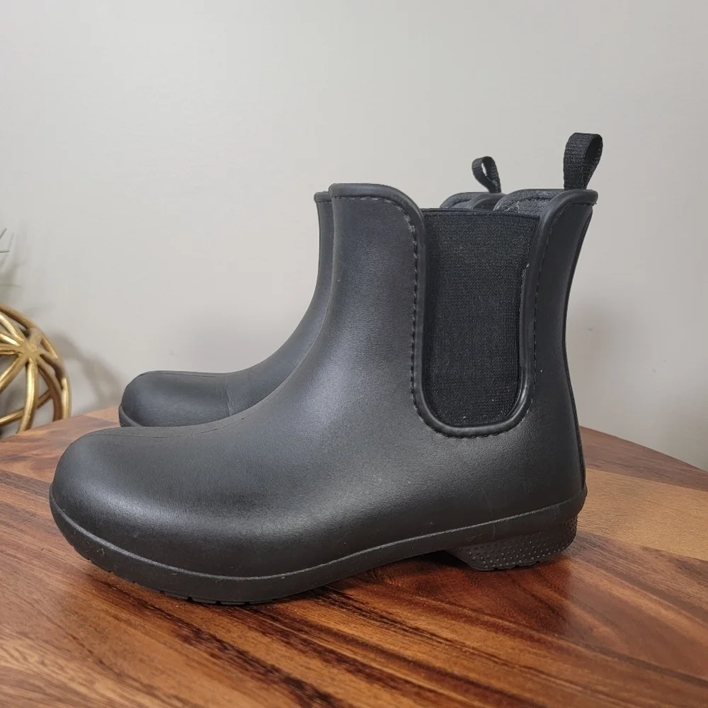 CROCS Black Rain Boots Pull on Chelsea Boot Waterproof Size Women's 4